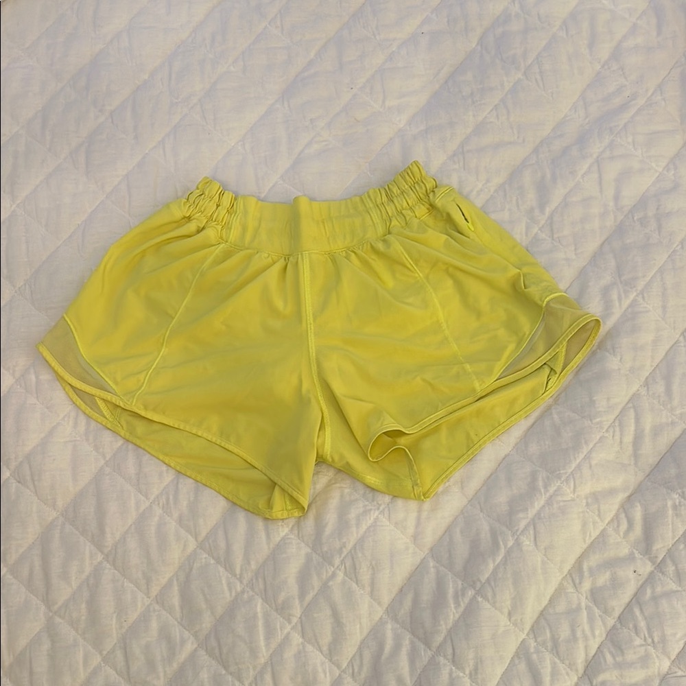 Lululemon Hotty Hot low rise 4” shorts size 6